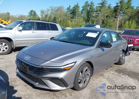 2025 Hyundai Elantra Sel Sport z USA, uszkodzony, nr VIN KMHLM4DG4SU882605